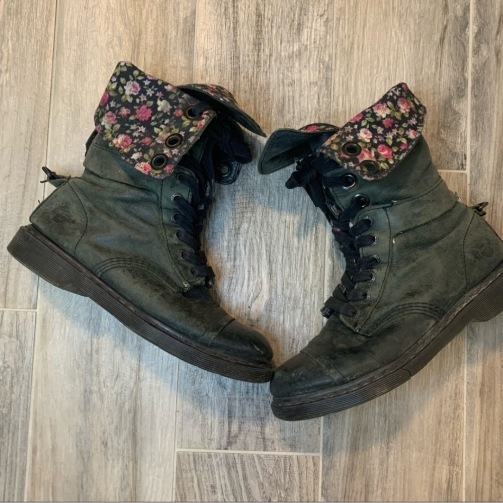 DR. MARTEN rare Triumph 1914 Floral Interior Boot greenish black size 10-11 ?